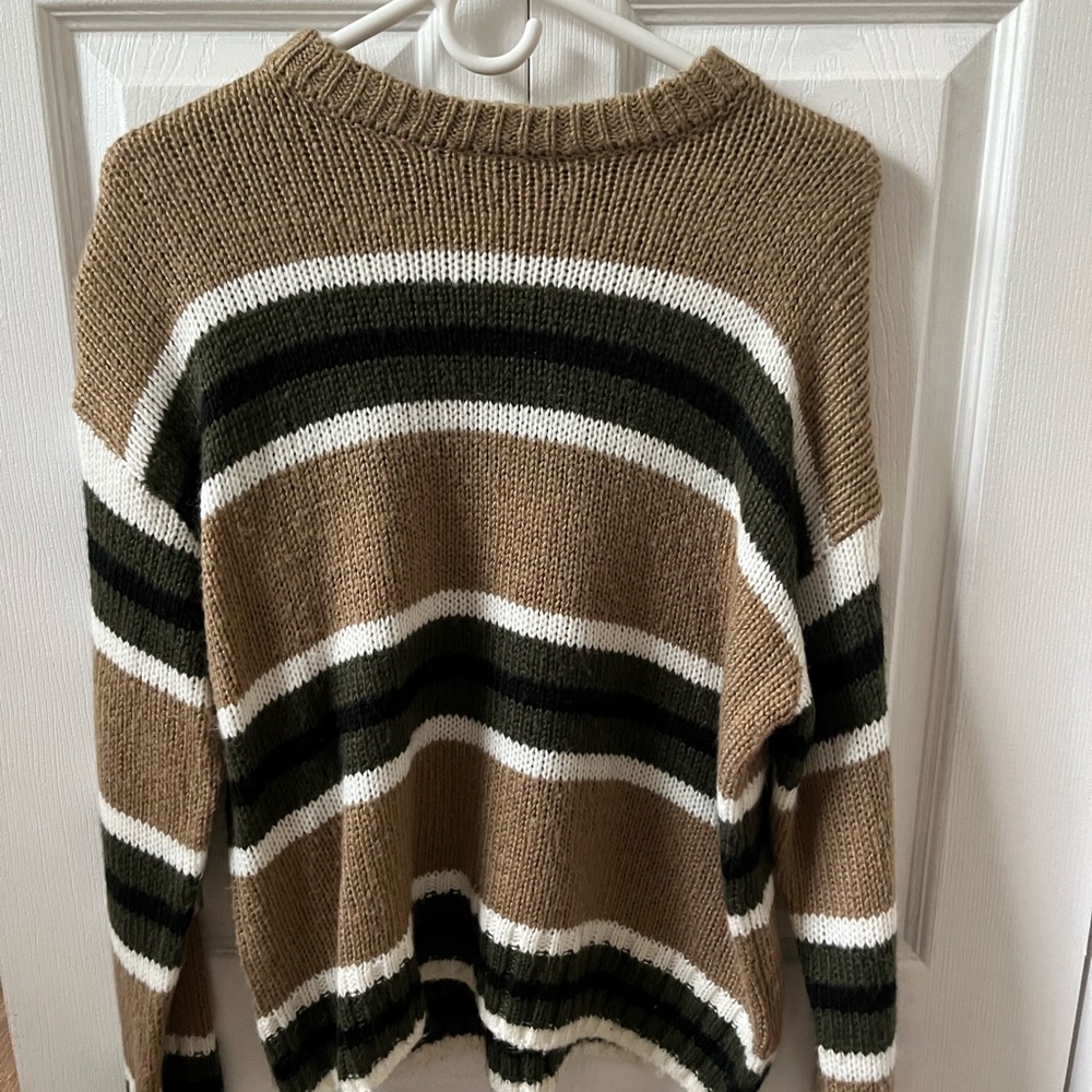 Urban Outfitters Women’s Medium Sweater